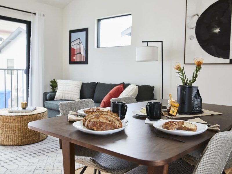 Node Living Los Angeles - Furnished Apartment 910 3Q Everett - Living Room-6