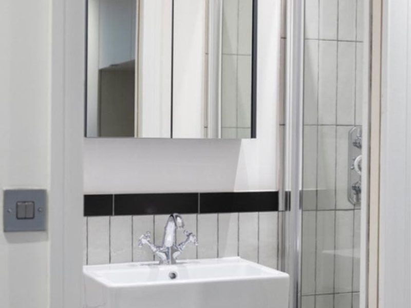 Node London Brixton - 1 Bed Apt Shower 3 WM