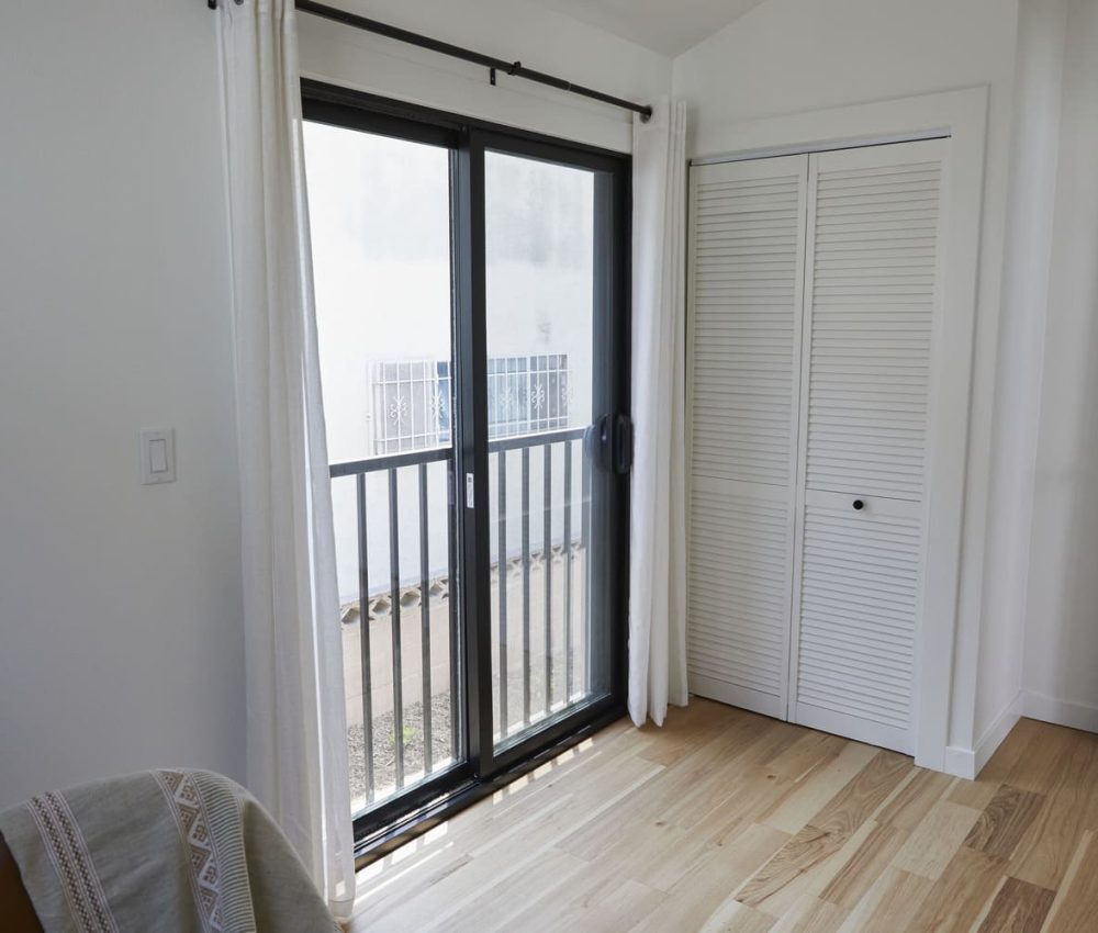 Node Living Los Angeles - Furnished Apartment 908 Everett 2BED - Bedroom