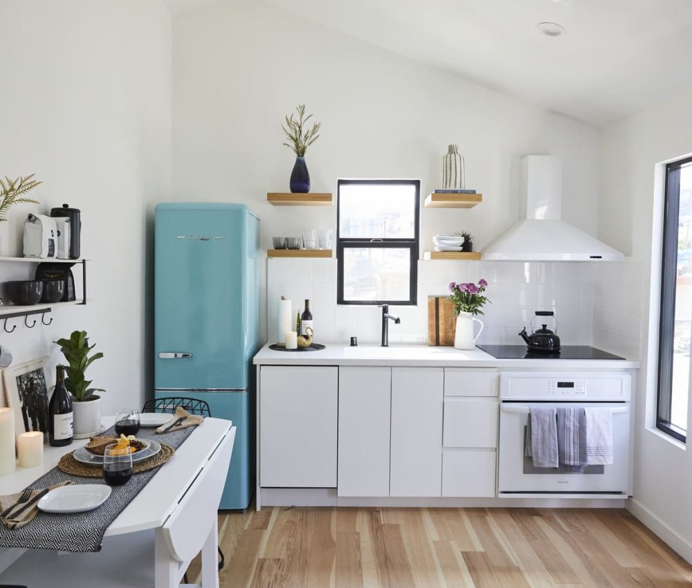 Node Living Los Angeles - Furnished Apartment 908 Everett 2BED - Kitchen-1