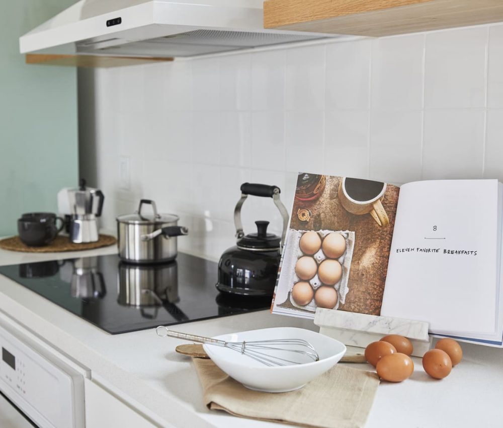 Node Living Los Angeles - Furnished Apartment 910 3Q Everett - Kitchen