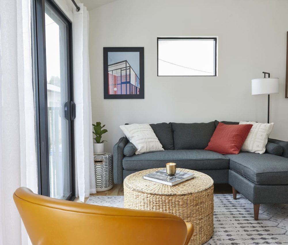 Node Living Los Angeles - Furnished Apartment 910 3Q Everett - Living Room-1