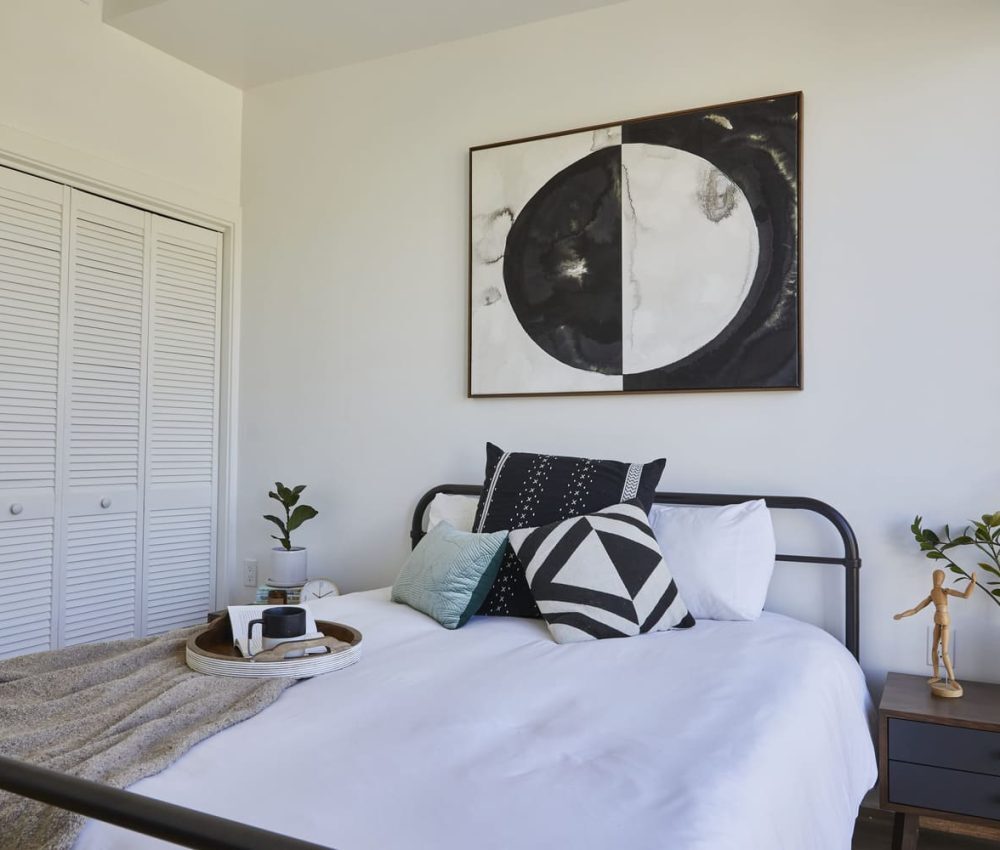 Node Living Los Angeles - Furnished Apartment 914 Everett 3BED - Bedroom-2