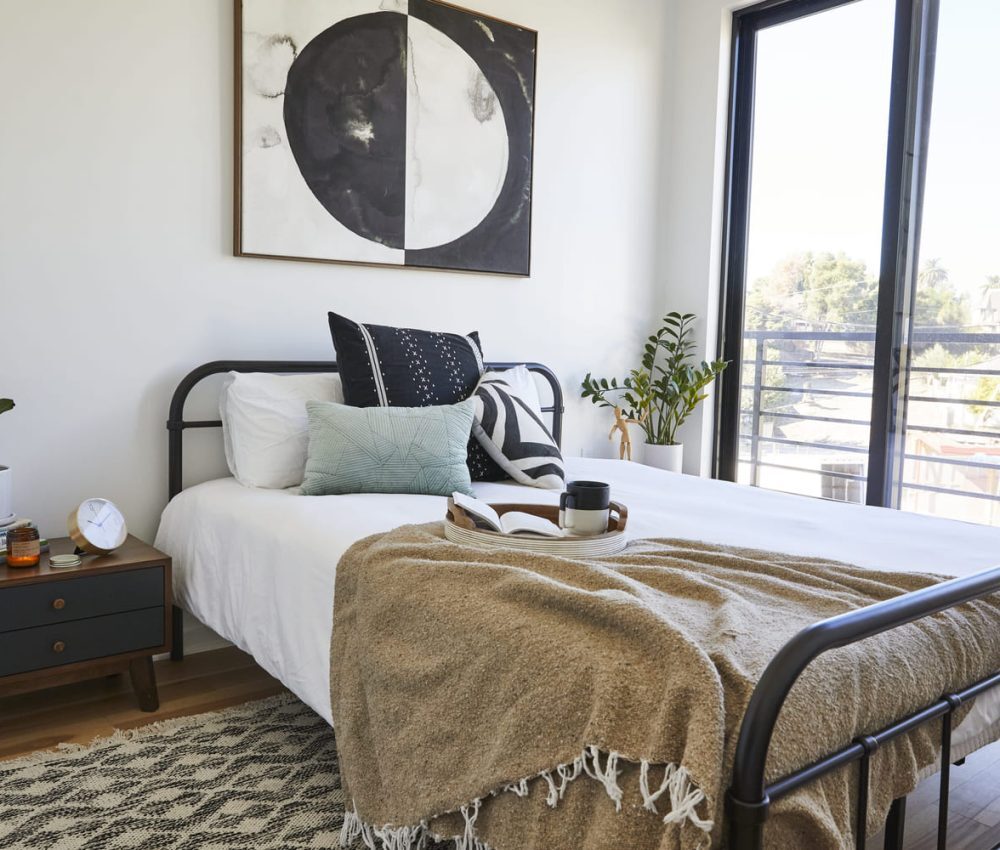 Node Living Los Angeles - Furnished Apartment 914 Everett 3BED - Bedroom