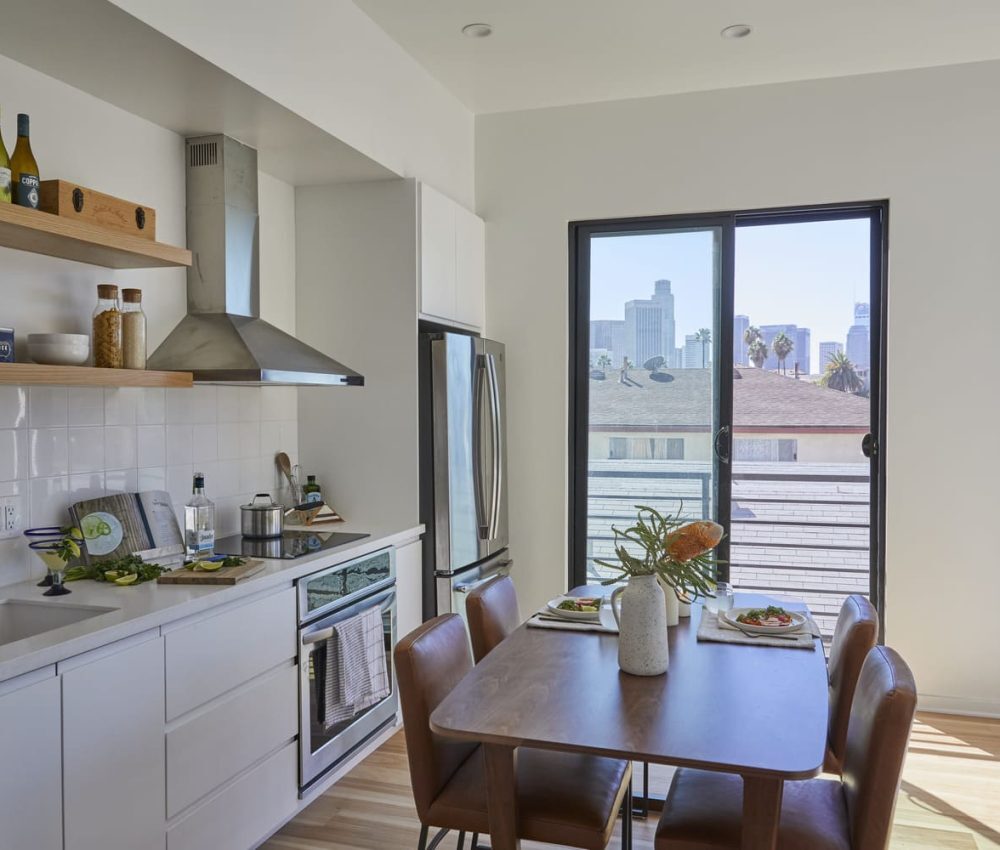 Node Living Los Angeles - Furnished Apartment 914 Everett 3BED - Kitchen-2