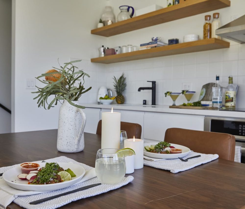 Node Living Los Angeles - Furnished Apartment 914 Everett 3BED - Kitchen
