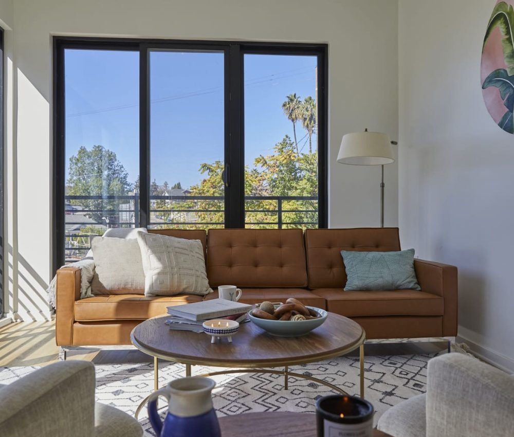 Node Living Los Angeles - Furnished Apartment 914 Everett 3BED - Living Room-1
