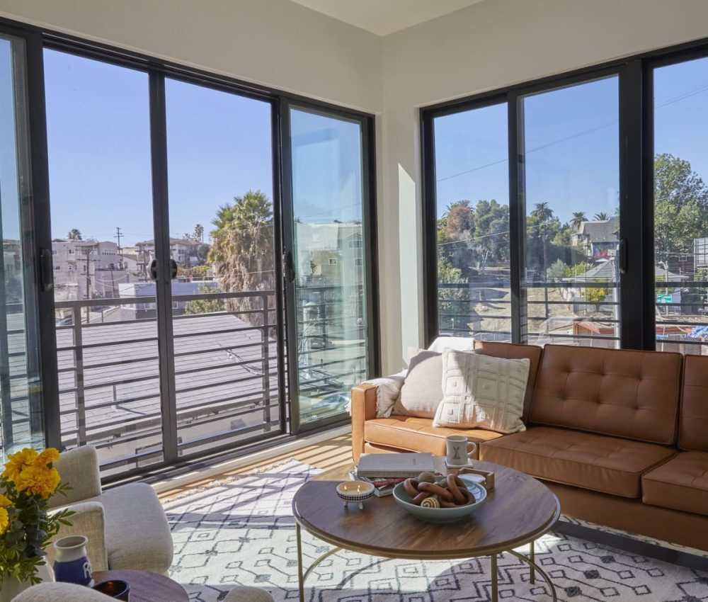 Node Living Los Angeles - Furnished Apartment 914 Everett 3BED - Living Room-6
