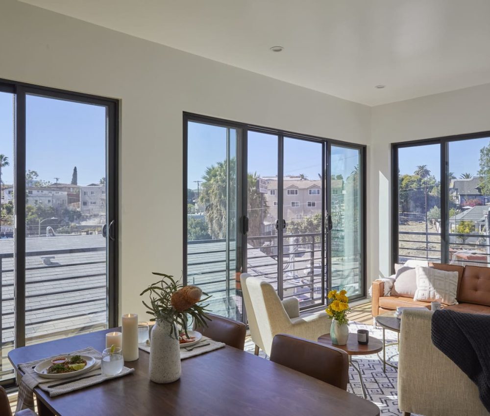 Node Living Los Angeles - Furnished Apartment 914 Everett 3BED - Living Room-7
